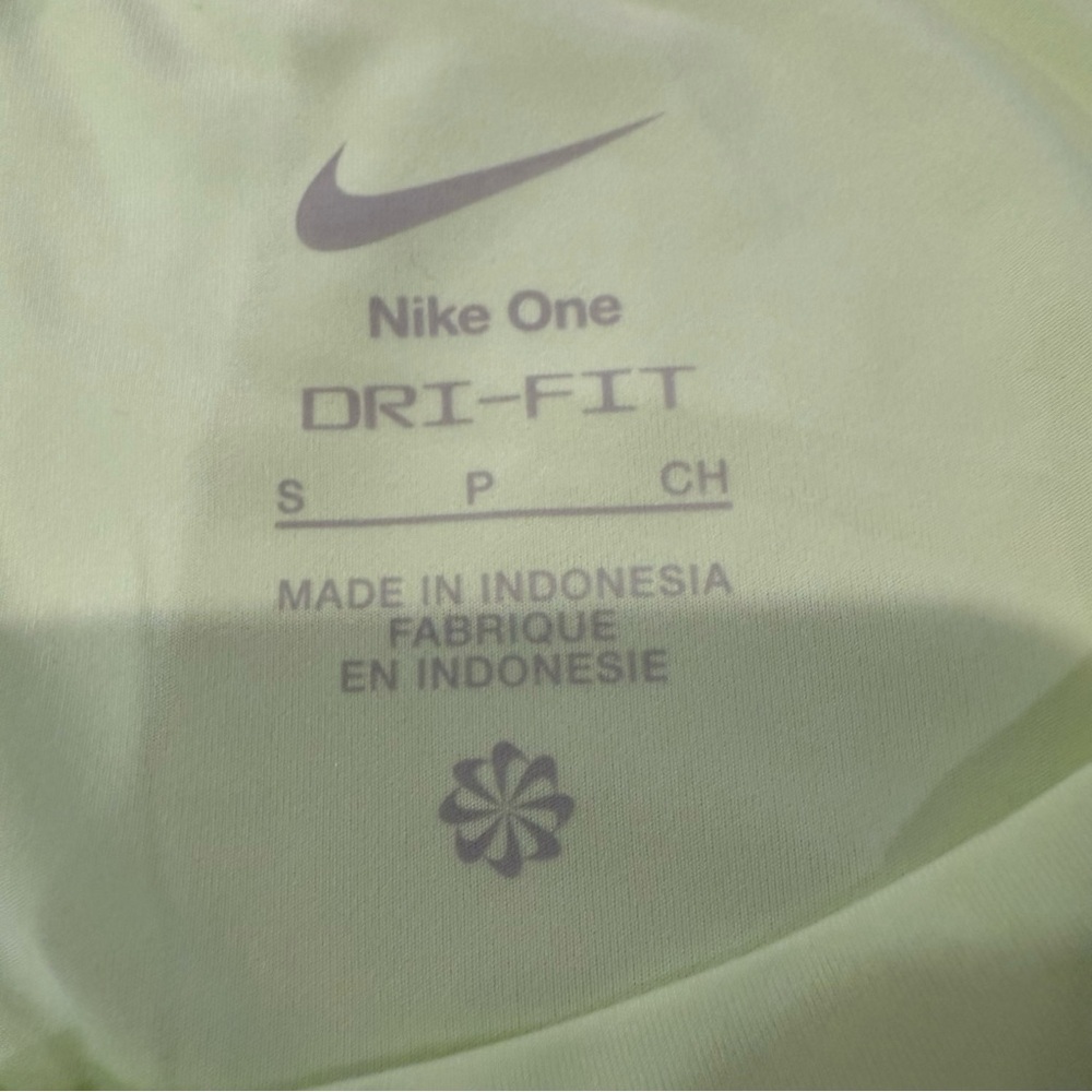 Nike One NWT Classic DriFit Short Sleeve Shirt Womens Small Volt Yellow Training - Picture 4 of 8